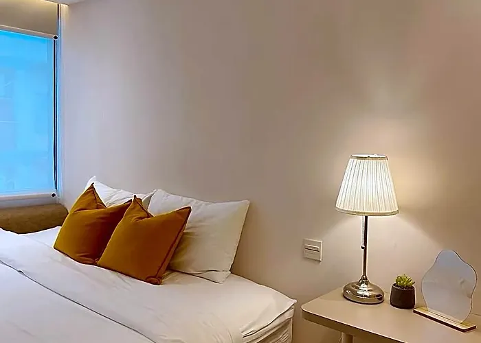 Hotel Yello Victory Monument 3*