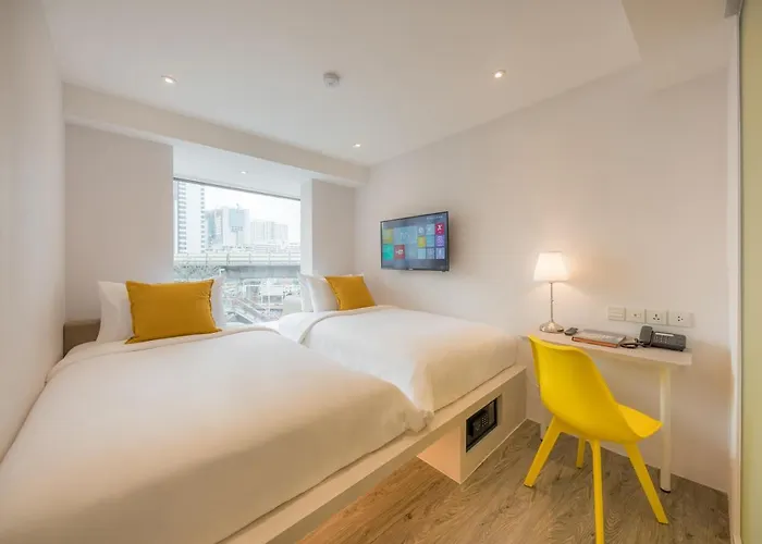 Hotel Yello Victory Monument 3*